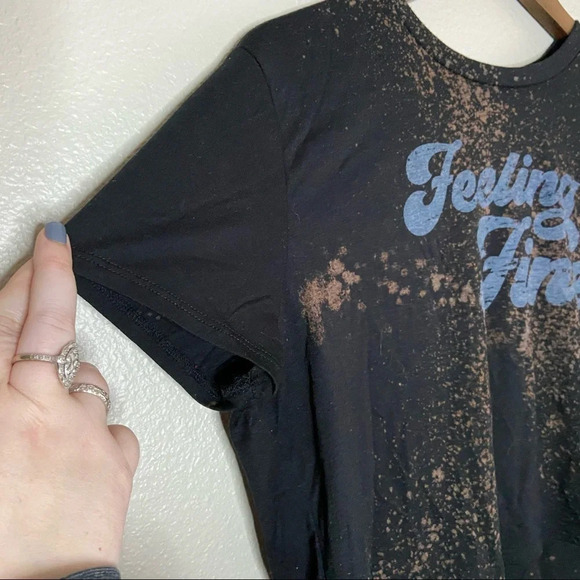 Cropped Graphic Tee Shirt Acid Wash Top Size Large “Feeling Fine” Boutique NEW - Picture 6 of 8